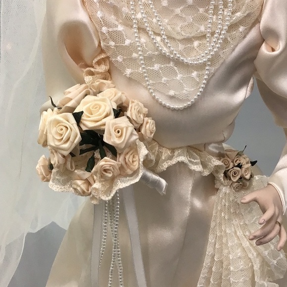 FRANKLIN HEIRLOOM DOLLS - Picture 6 of 16